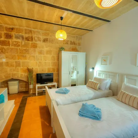 Charming 2bedroom Townhouse Center Kbut1-1 * La Valeta