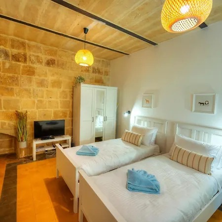 Апартаменты Charming 2bedroom Townhouse Center Kbut1-1 Валетта