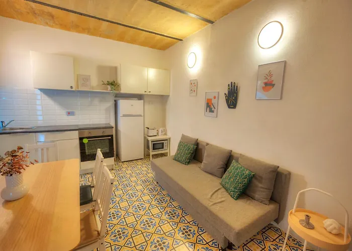 Charming 2bedroom Townhouse Center Kbut1-1 아파트 *