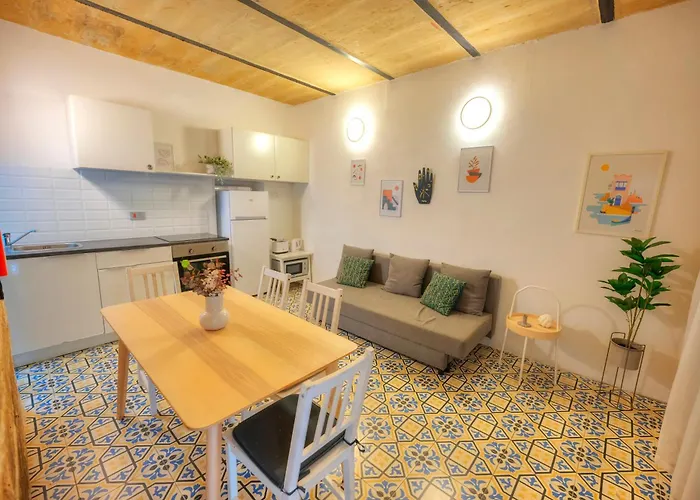 Charming 2bedroom Townhouse Center Kbut1-1 아파트 발레타