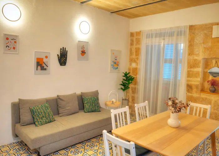 Charming 2bedroom Townhouse Center Kbut1-1