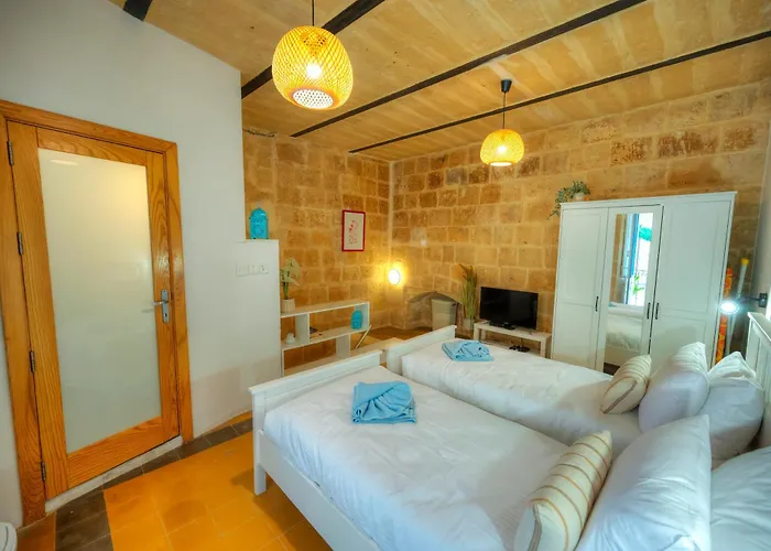 Charming 2bedroom Townhouse Center Kbut1-1 아파트 *